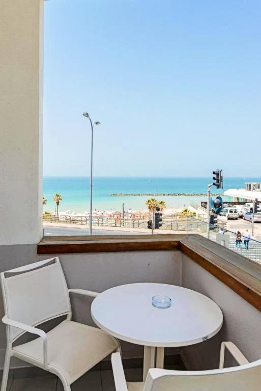 Olive Gordon By The Beach Tel Aviv Eksteriør bilde